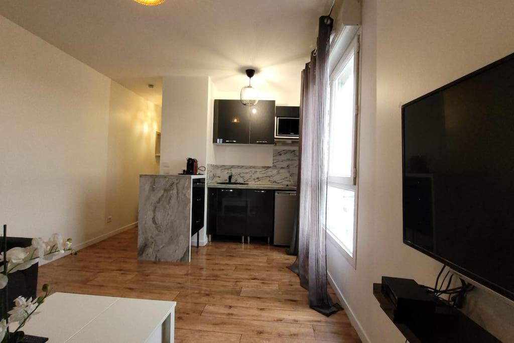 Logement Entier : Appartement Montevrain Exterior photo