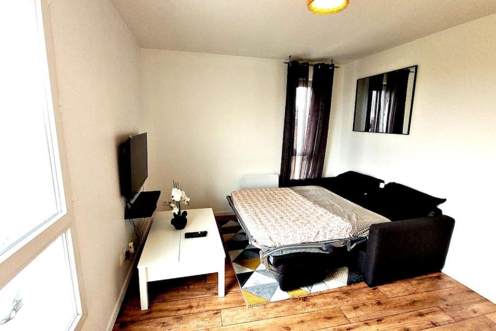 Logement Entier : Appartement Montevrain Exterior photo