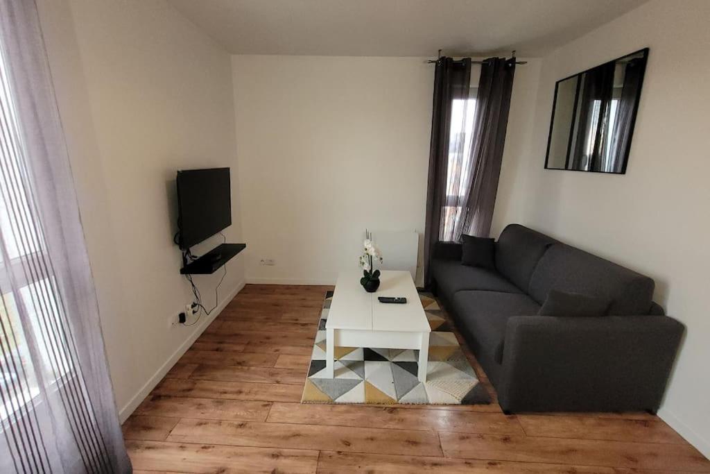 Logement Entier : Appartement Montevrain Exterior photo