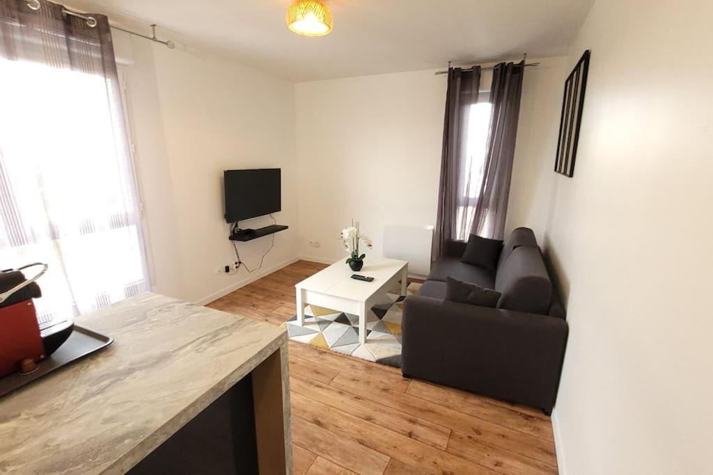 Logement Entier : Appartement Montevrain Exterior photo